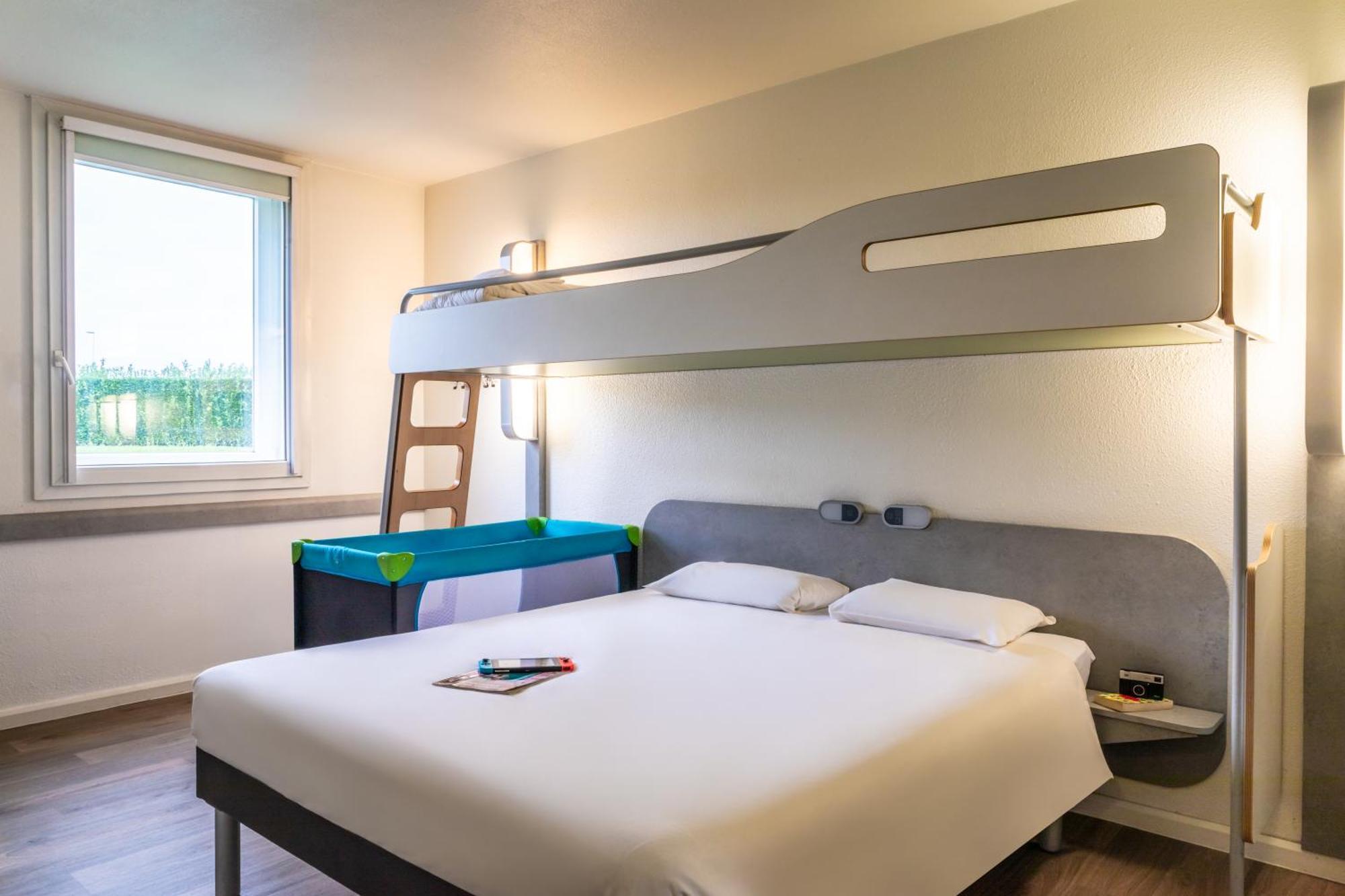 Ibis Budget Roissy Cdg Paris Nord 2 Zewnętrze zdjęcie